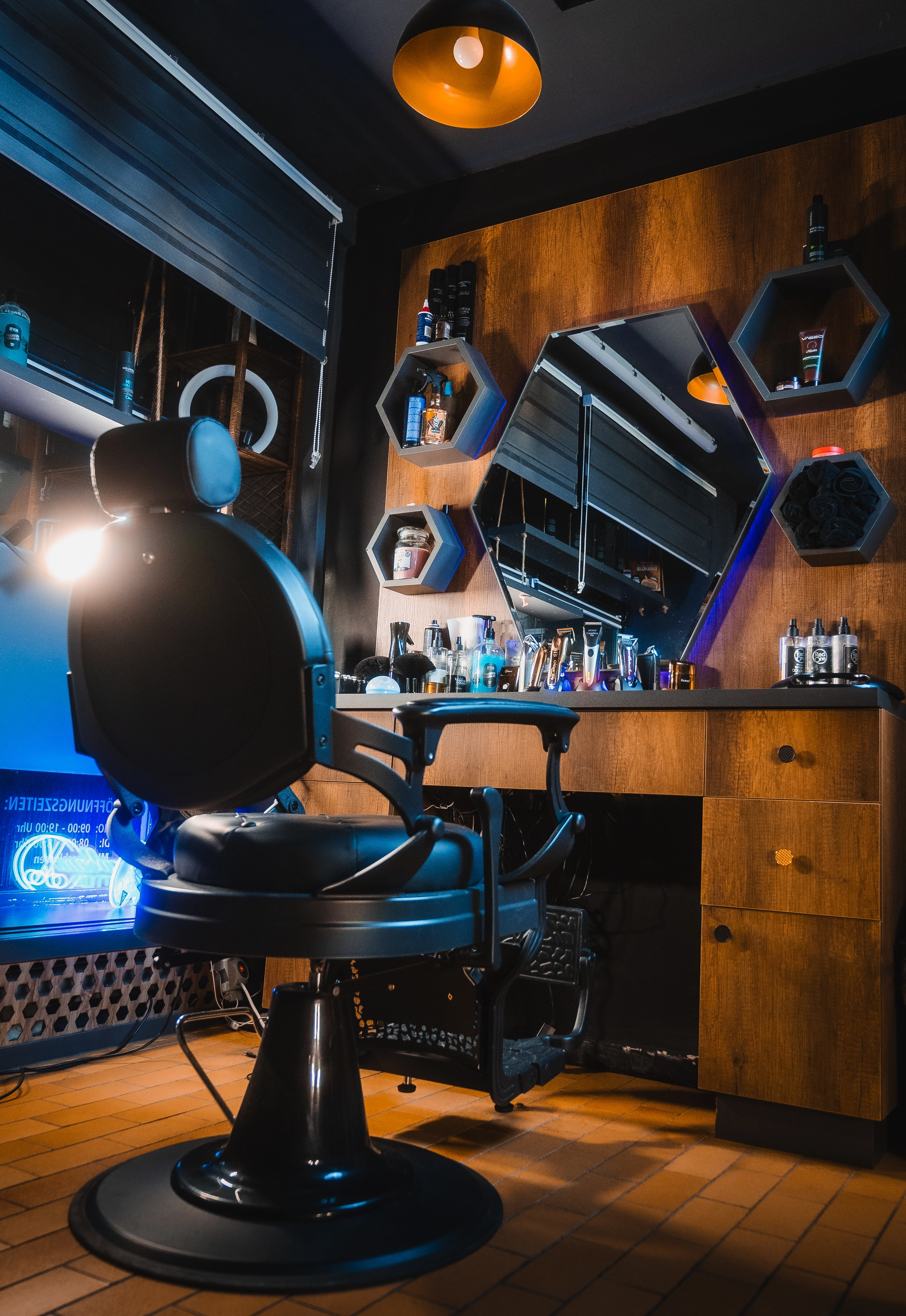 Musti's Barber Shop Ambient background 3