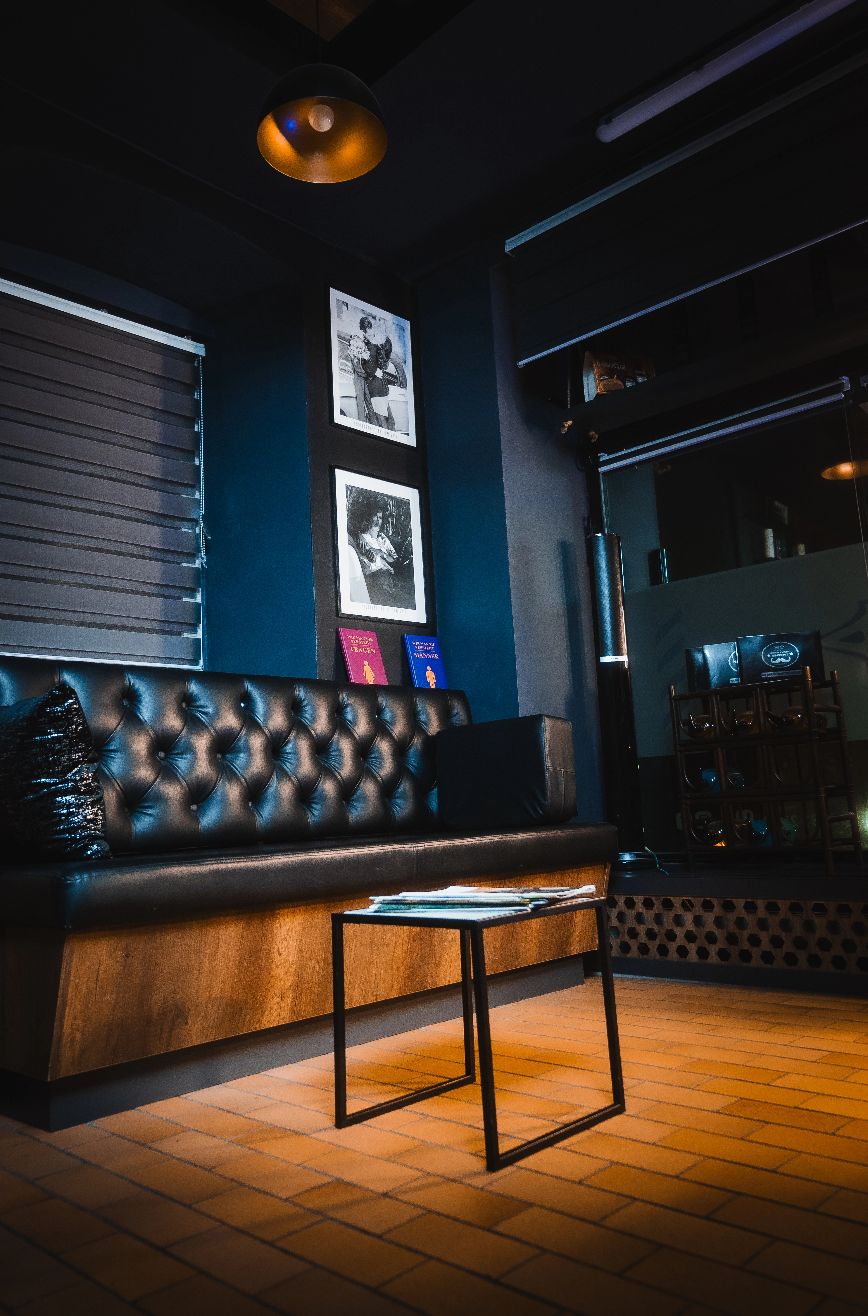 Musti's Barber Shop Ambient background 4